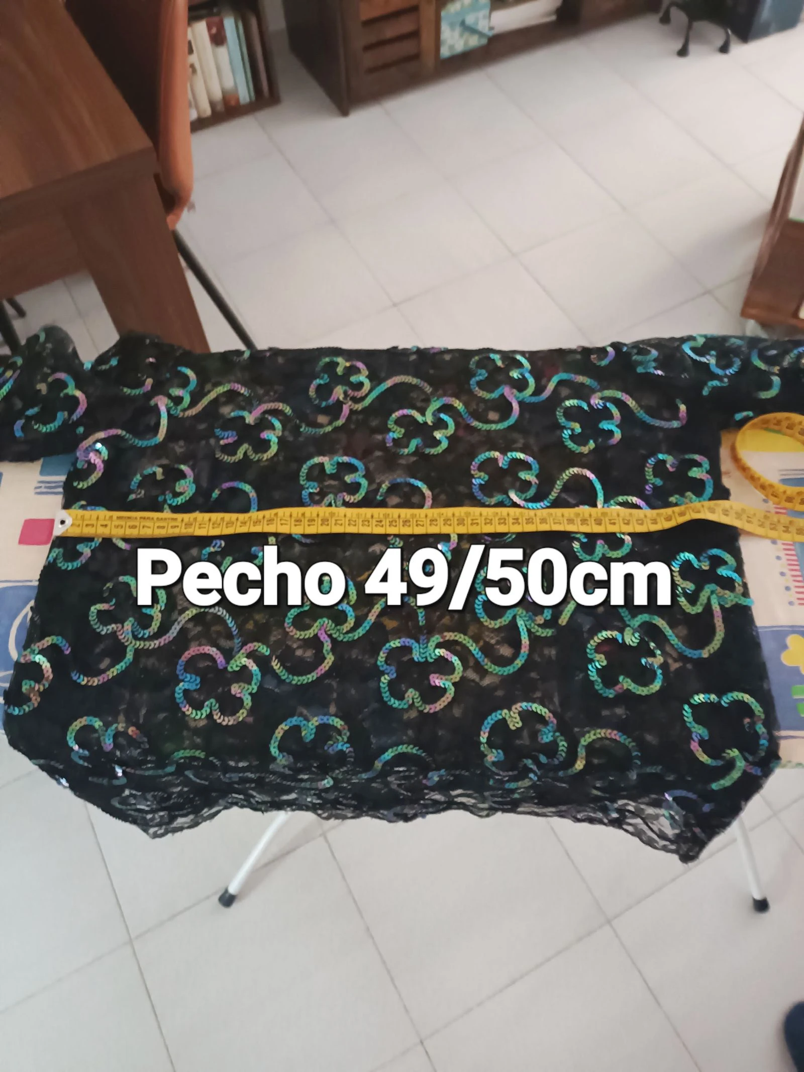 Zwarte kanten blouse met holografische pailletten iriserend – photo 8